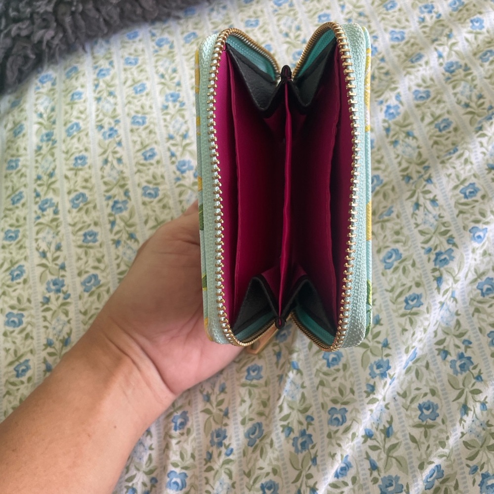 Trina Turk Lemon Print Tote bag and wallet- Blue and Yellow - Picture 16 of 16